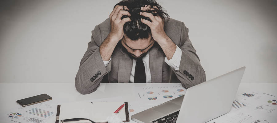 تعرف على 5 إشارات تدل على أنك تحتاج إلى أخذ أجازة من العمل